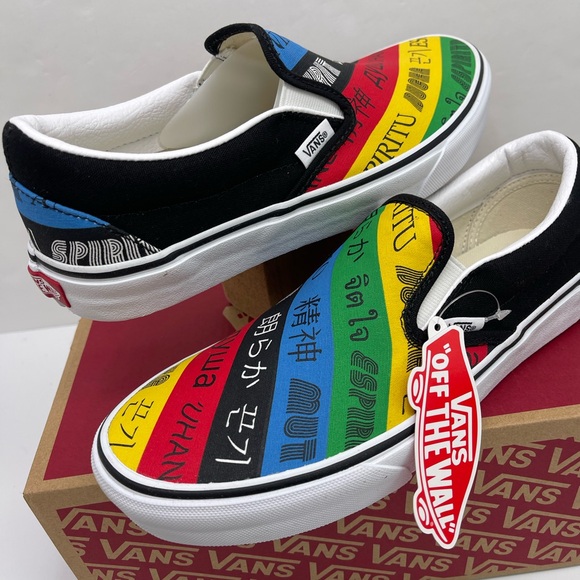 Vans Men’s Classic Slip-On (Vans
Spirit)Multi/True White Sneakers
VN0A4U38WK2 - Picture 13 of 16